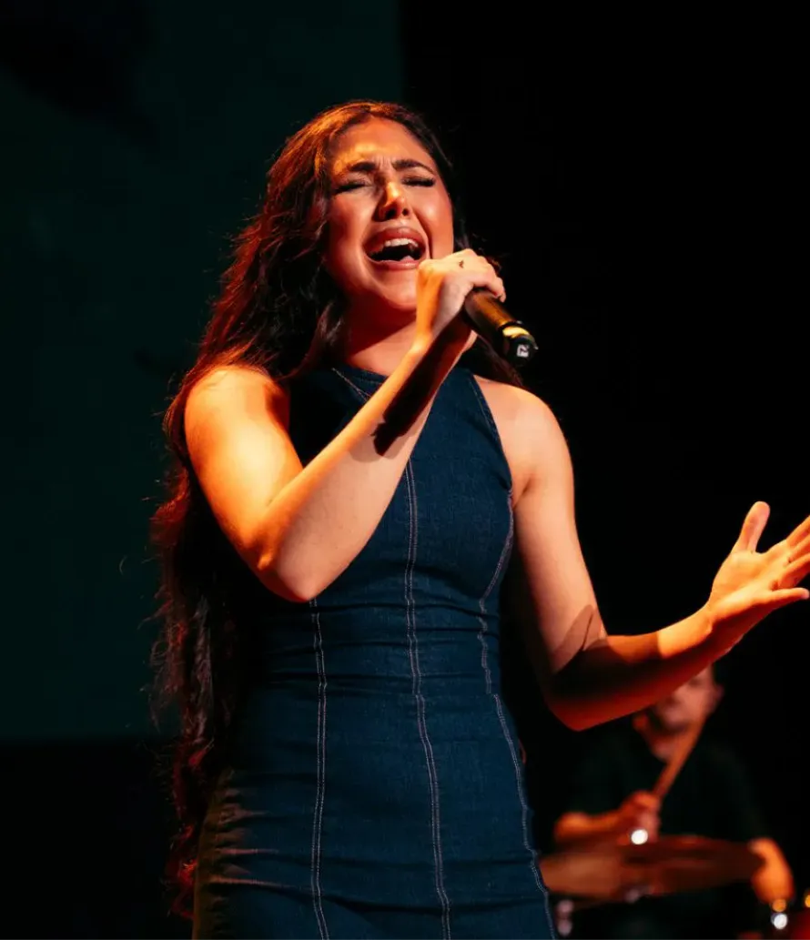 Abrázame, entrevista a Shakira Martínez-posdata digital press