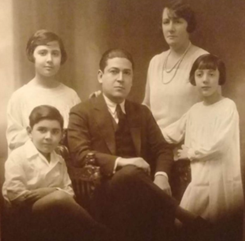 Rúben Darío y famila